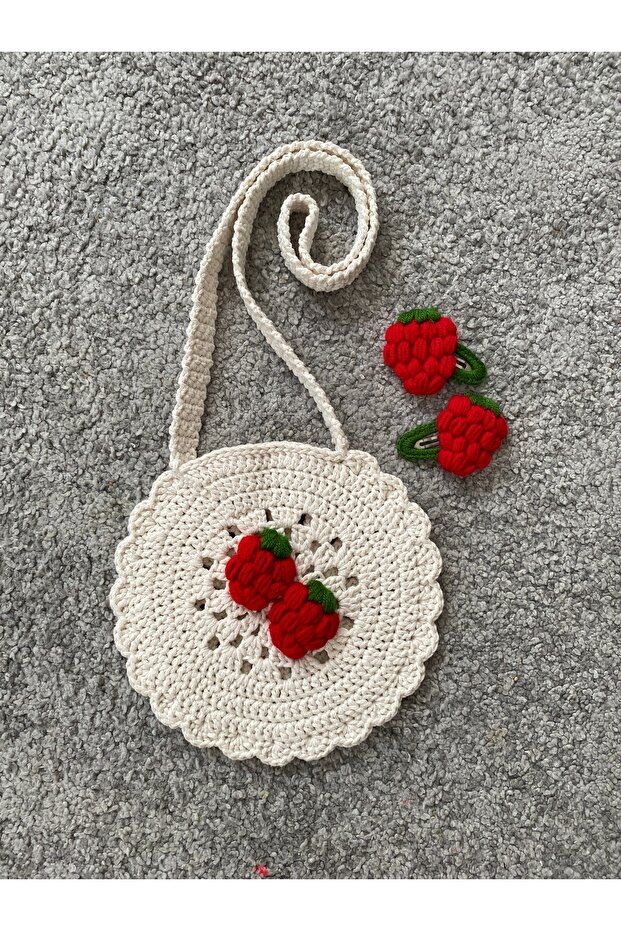 Hand Knitted Girl's Shoulder Bag and Set of 2 Snap Buckles