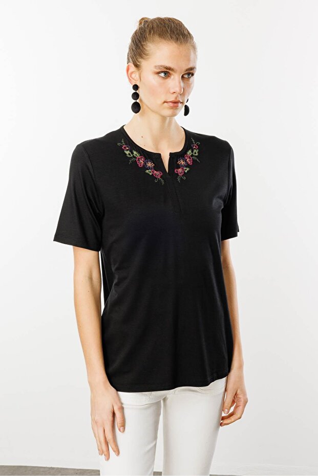 Women's Open Collar Embroidered Combed Cotton T-Shirt Black