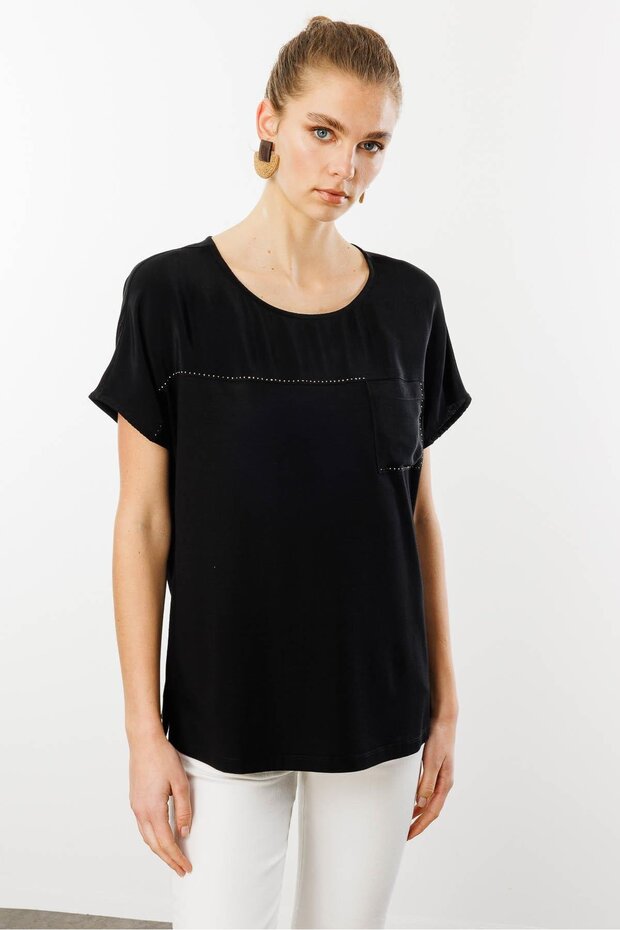 Women's Crew Neck Combed Cotton T-Shirt with Front Pockets, Black