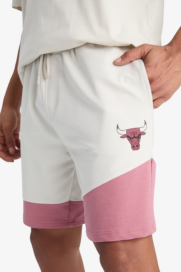 DeFactoFit NBA Chicago Bulls Standart Fit Kısa Paça Şort E2189AX25SM - 4