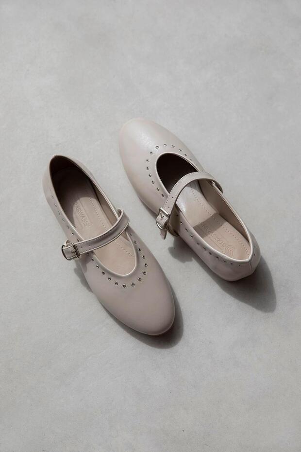 Abner Women's Drop Detail Wrinkled Leather Ballerinas Beige
