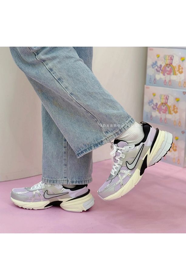 V2K Run Shoes - Doll/Black/Barely ... - 1