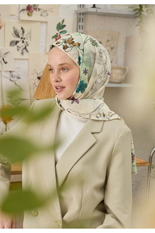 شال أخضر ناعم بنمط الروح - 1