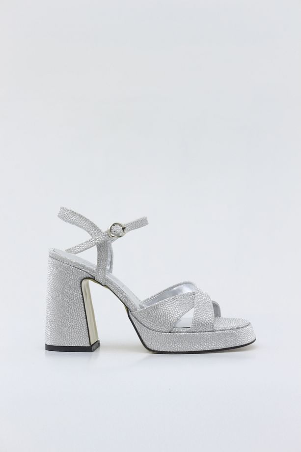GÜMÜŞ TAŞ SİM ÇAPRAZ BANT ARKA AÇIK PLATFORM AYAKKABI 10CM - 4