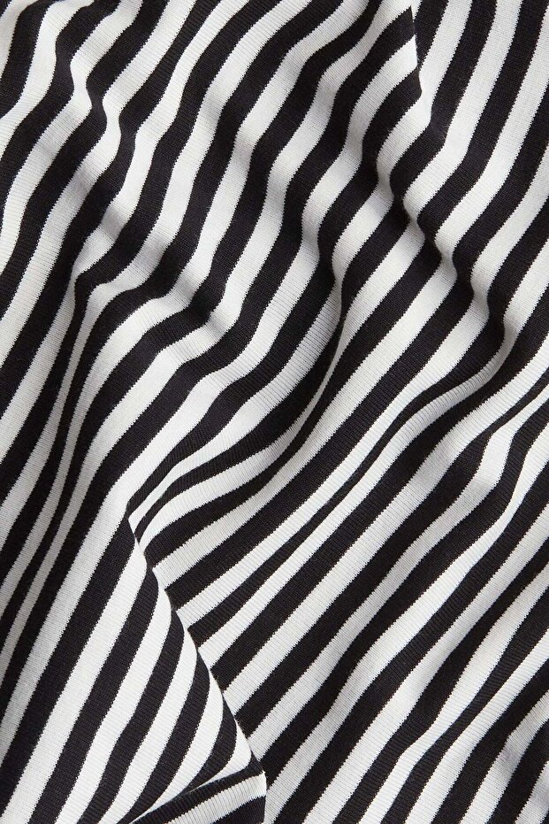 الجزء العلوي المضلع ذو الزخارف المزخرفة - 1