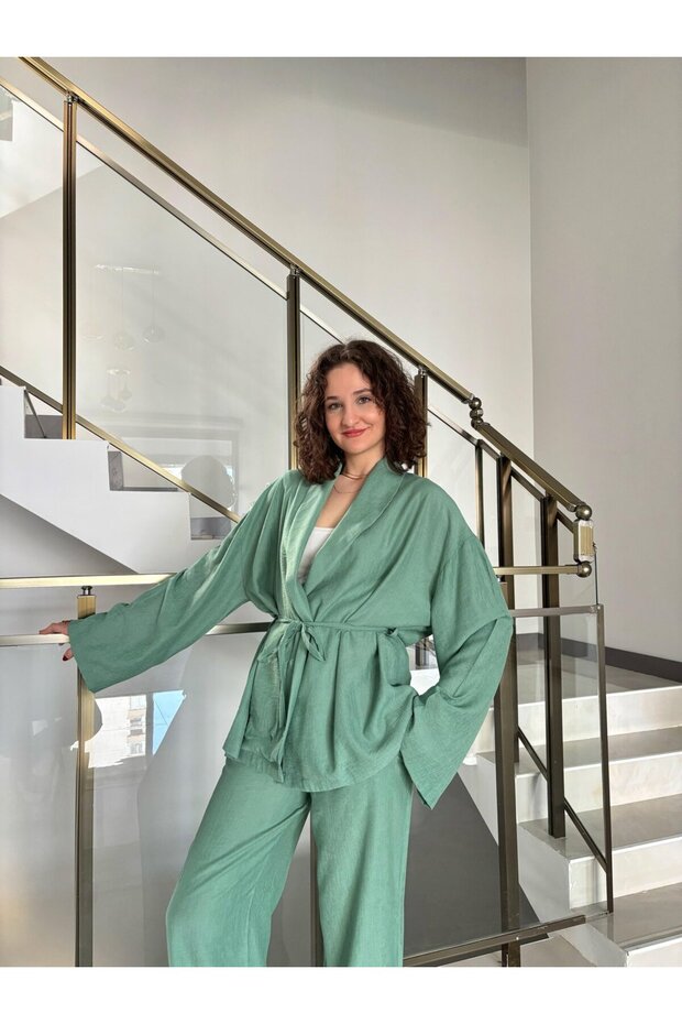 Crinkle Fabric Kimono Set