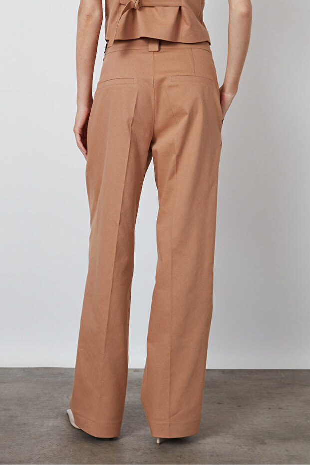 Kemer Detaylı Pantolon - 4