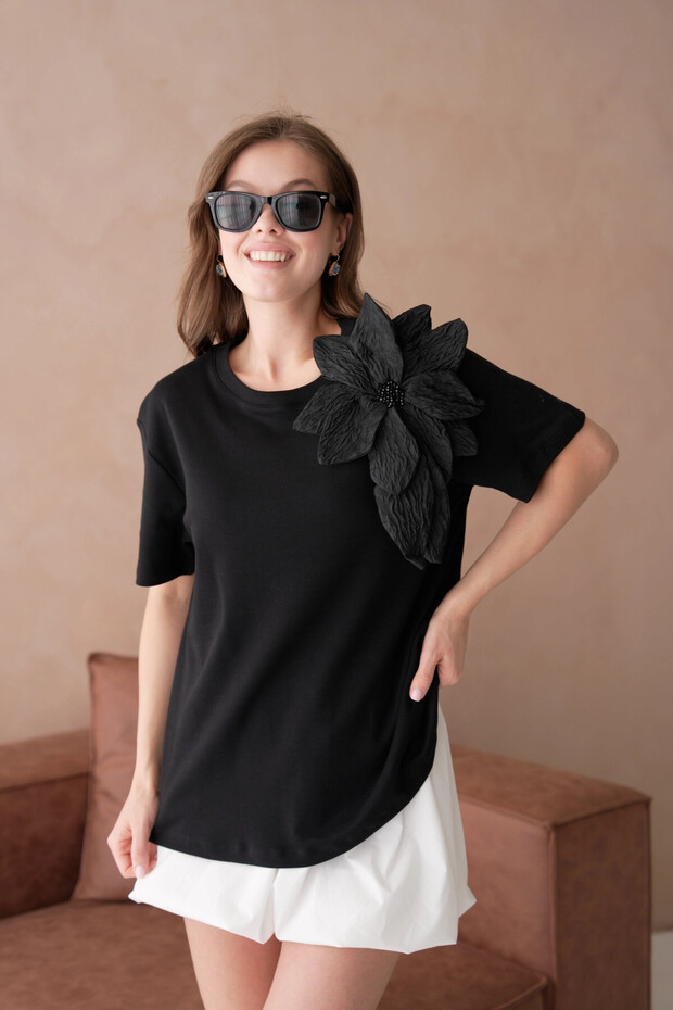 Gül Aksesuarlı Basic T-Shirt - 2