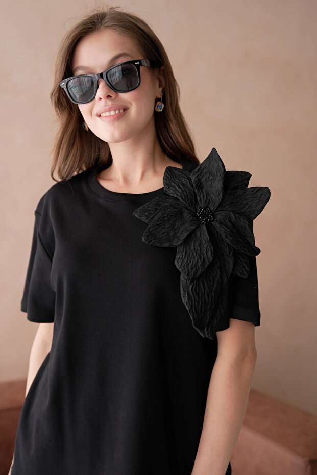 Gül Aksesuarlı Basic T-Shirt - 1