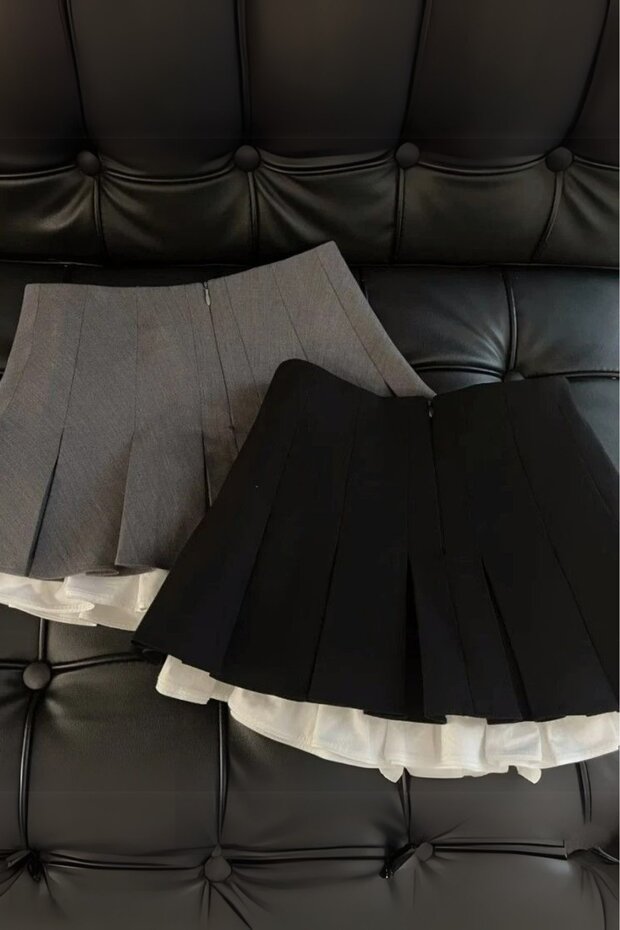 New Style Black Pleated White Spliced Short Skirt