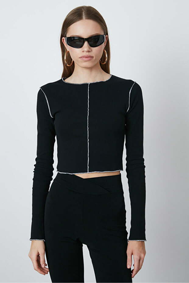 Kontrast Dikişli Croptop - 3
