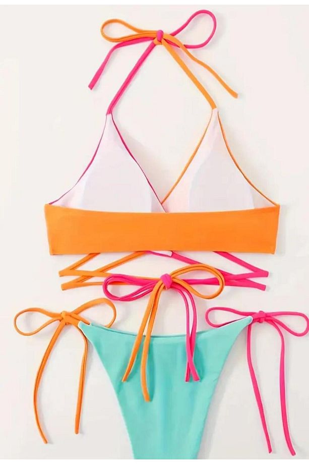 Üç Renkli Bikini Takımı - Yüksek Kesim, Boyun Bağlamalı ve Yanları Bağlamalı Makinede Yıkanabilir - 3