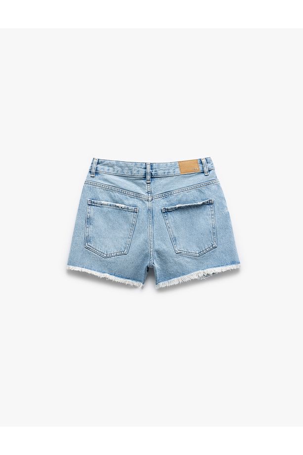 Taşlı Yıpratılmış Düğmeli Cepli Mini Denim Şort - 5