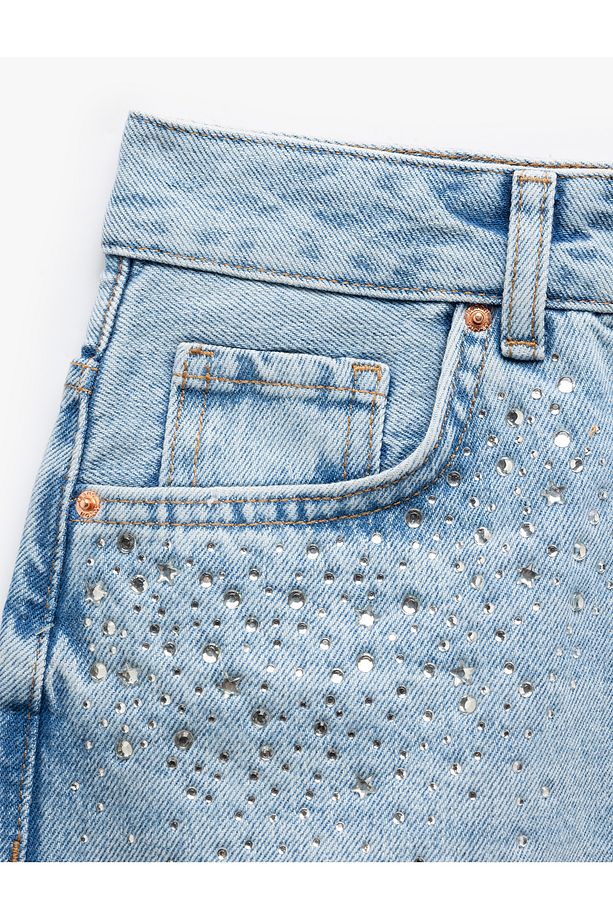 Taşlı Yıpratılmış Düğmeli Cepli Mini Denim Şort - 6