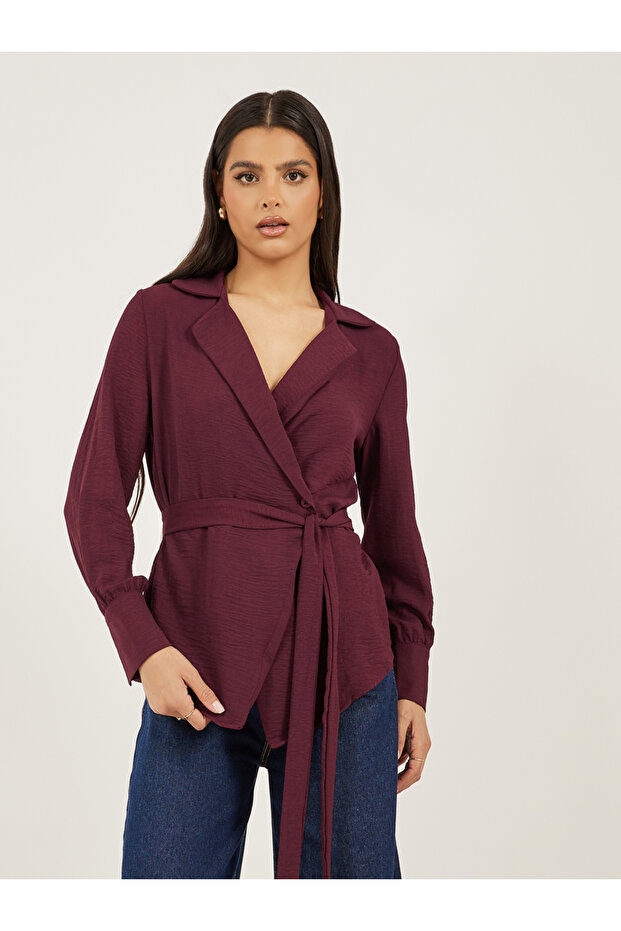 بلوزة بورجوندي سادة ملفوفة بحزام - 1