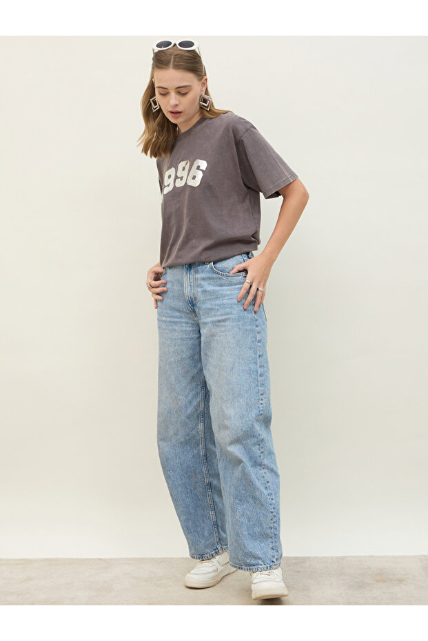 Acid Washed 1998 Foil Slogan Print Oversized T-Shirt