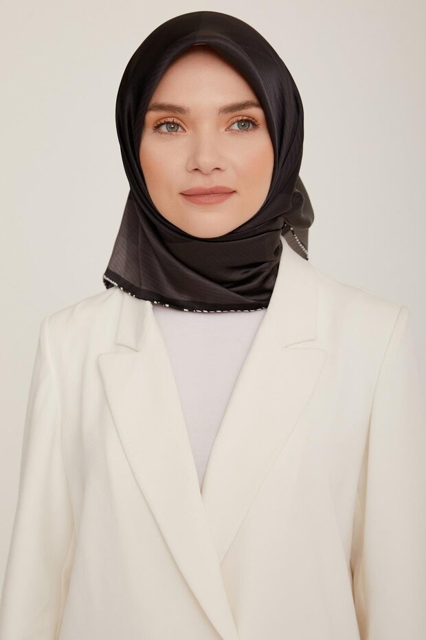 Nostalgia Series Sura Silk Scarf 8836-52