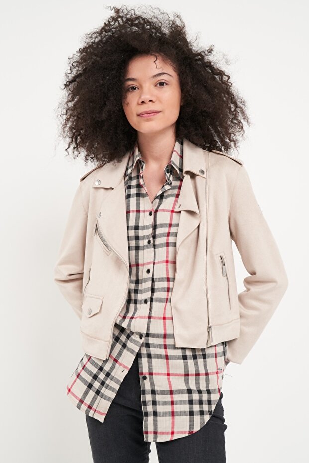 Women's jacket with patch pockets - 3