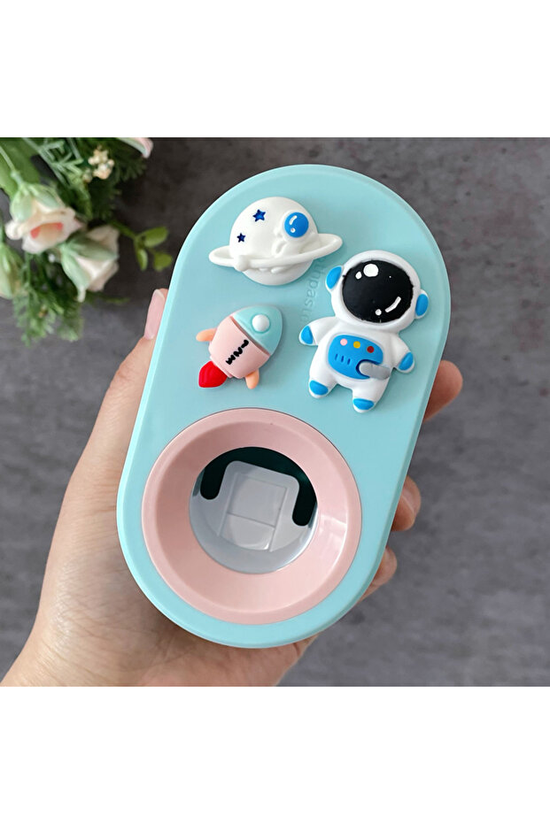 3DCartoonAstronaut 1pc Automatic Toothpaste Squeezer, Toothpaste Dispenser ,Toothpaste Holder,Hangin - 1