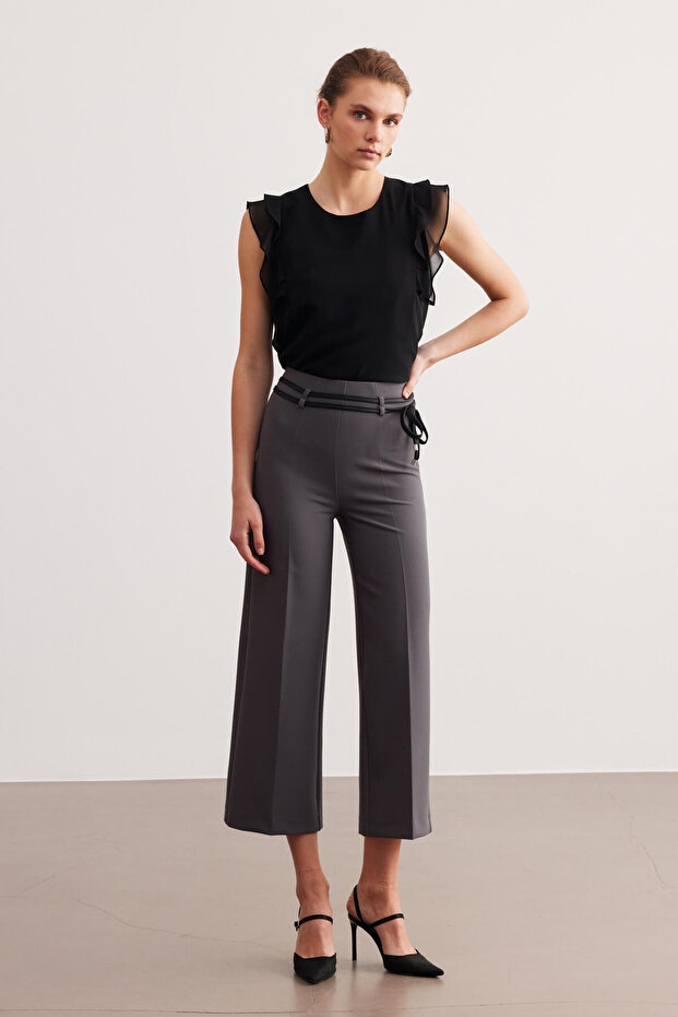 بلوزة شيفون سوداء مكشكشة - 2