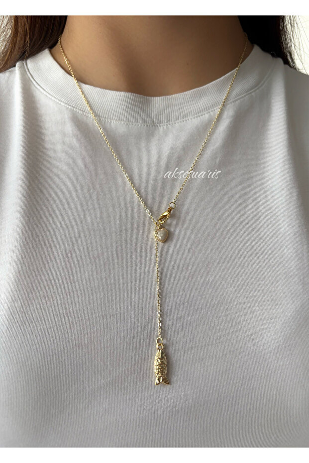 Gold Fish and Heart Detail Low-Cut Necklace