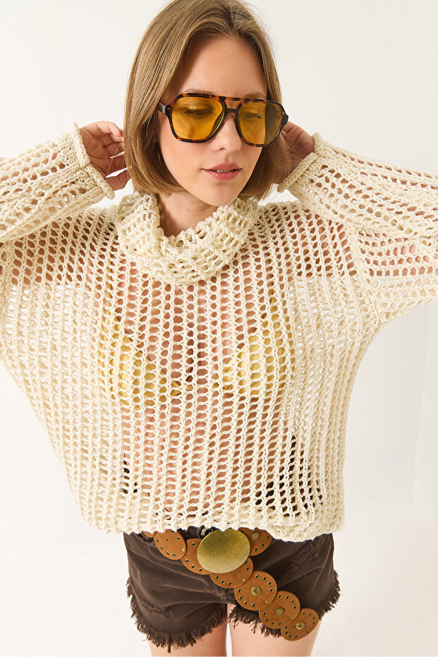 Women's Ecru Collared Oversize Long Sleeve Openwork Blouse 20251029