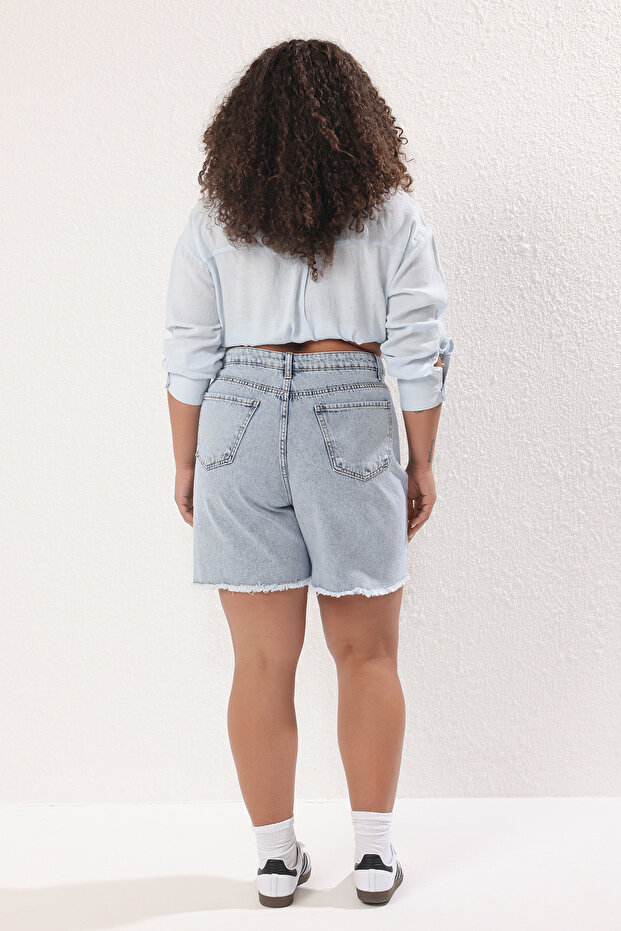 Mavi Yüksek Bel Destroy Detaylı Büyük Beden Denim Şort TBBSS25AP00034 - 4