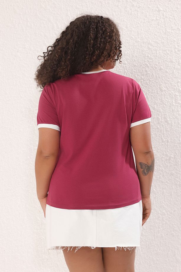 Koyu Vişne Bisiklet Yaka Basklı Örme Büyük Beden T-Shirt TBBSS25BF00014 - 4