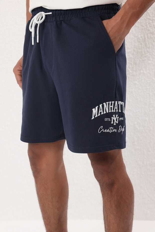 Lacivert Oversize/Geniş Kesim Manhattan Nakışlı Şort & Bermuda TMNSS25SR00036 - 3