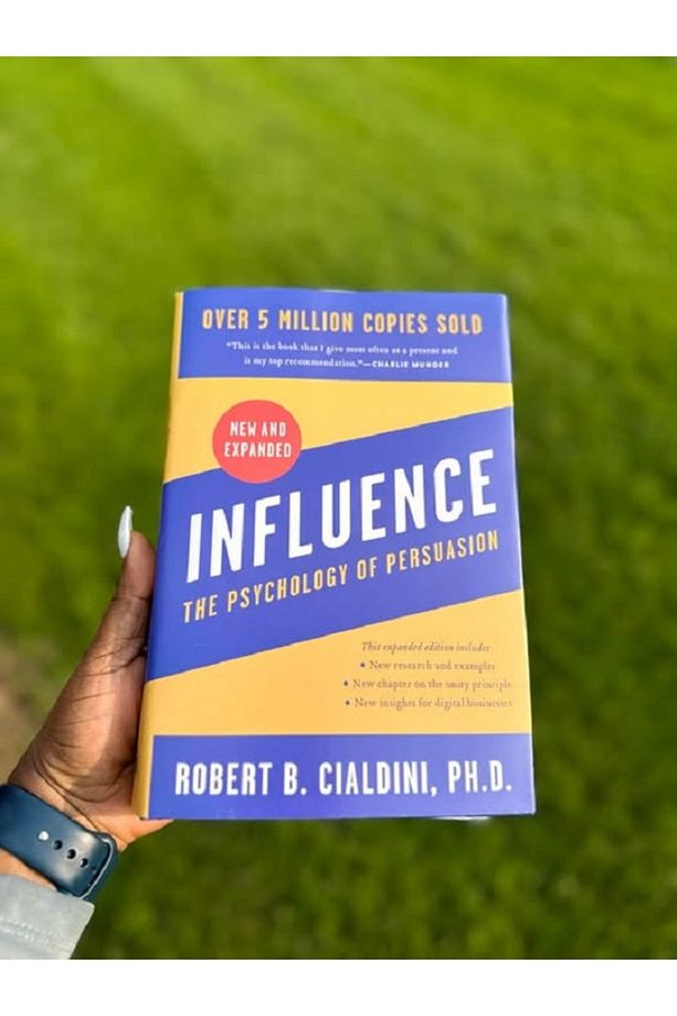 Influence, New and Expanded: The Psychology of Persuasion (HARDCOVER) - 3
