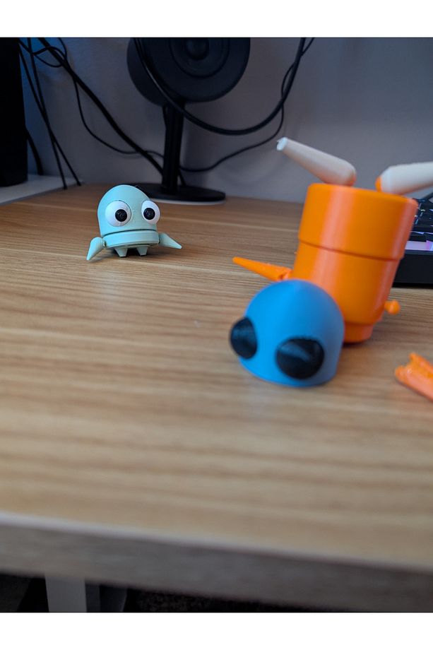 REPO Robot (Crouched) Pozlanabilir & Koleksiyonluk Figür - 2