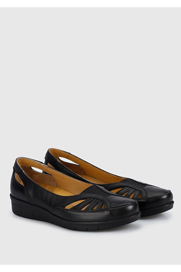 Siyah Deri Kadın Ayakkabı - 2