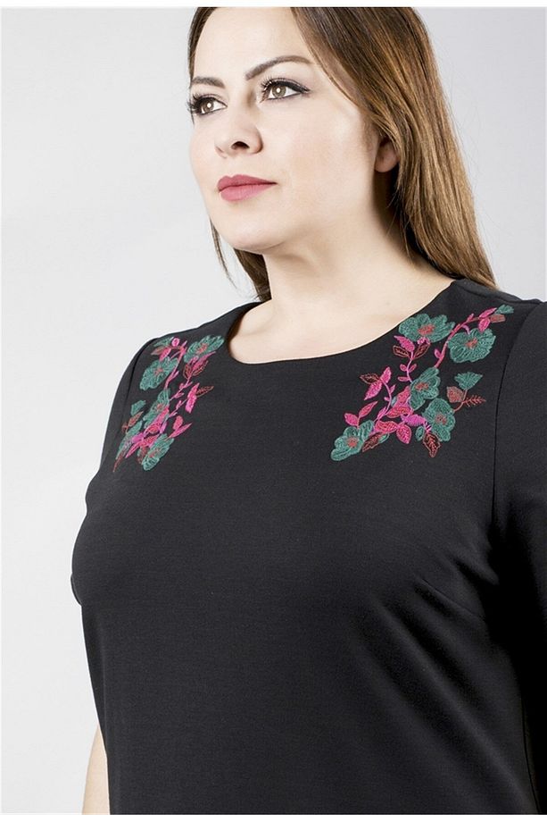 Kısa Kollu Nakışlı Punto Elbise - 2