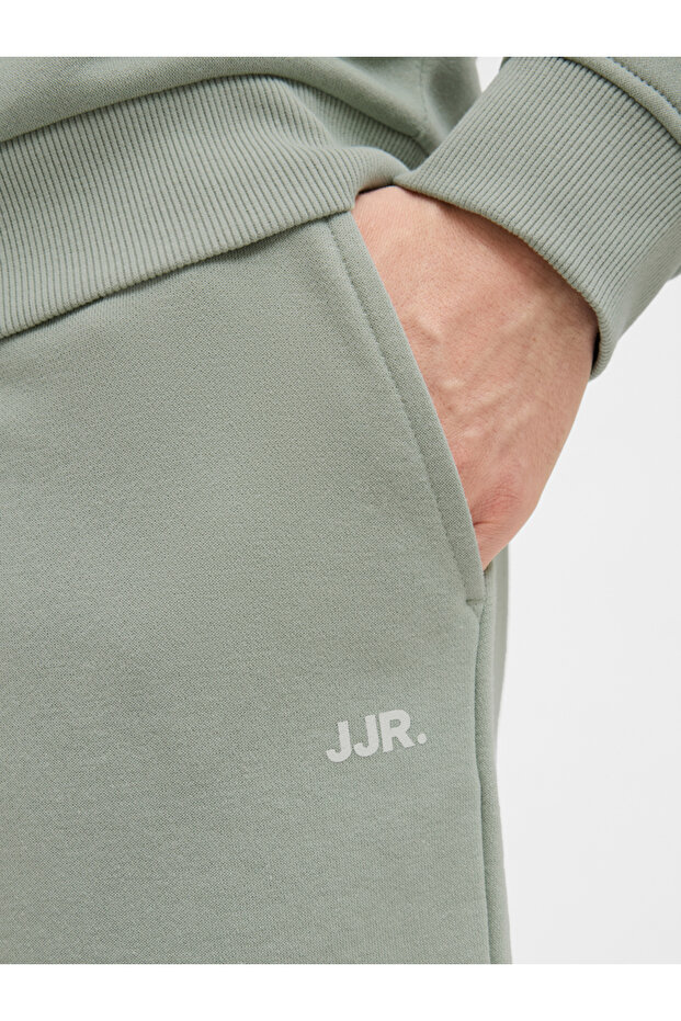 شورت سادة متوسط الارتفاع بقصّة عادية - 4