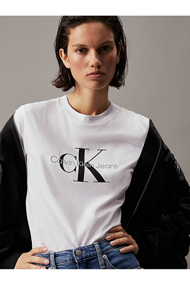 Kadın Beyaz Kısa Kollu Tişört - 3