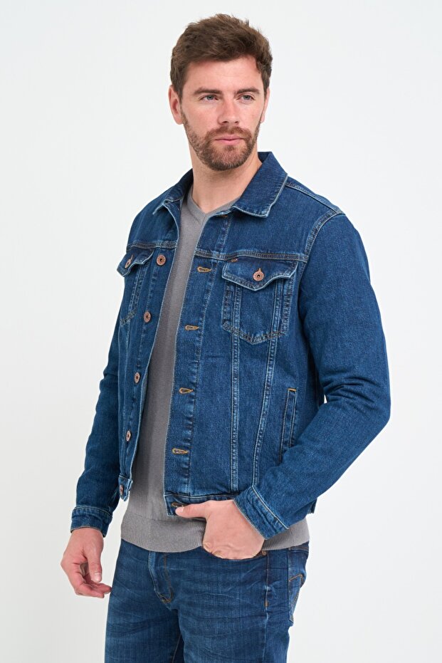 Men's denim jacket with pockets - 7