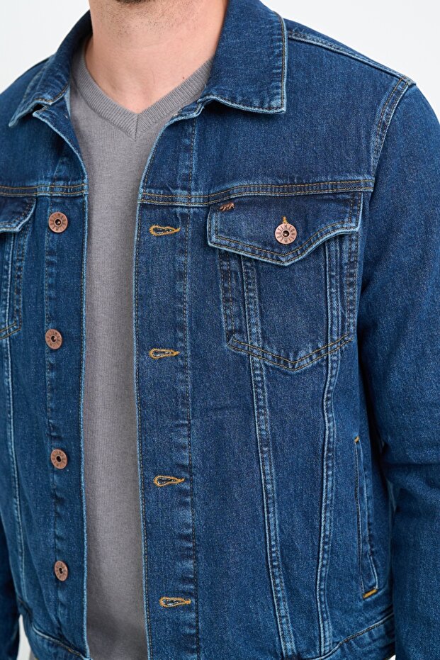 Men's denim jacket with pockets - 3