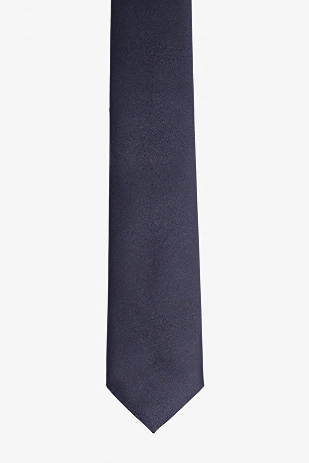 ربطة عنق رفيعة منقوشة باللون الأزرق الداكن للرجال - 2