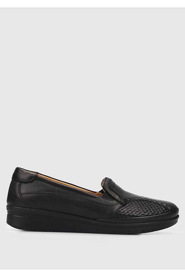 Siyah Deri Kadın Ayakkabı - 1