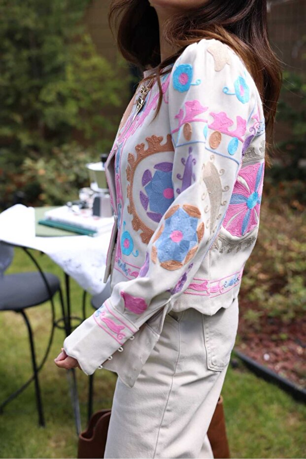 İŞLEMELİ CEKET - 1