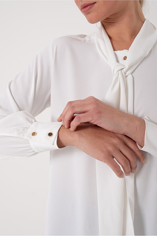 Women's 100% Viscose Cream Shirt / Ideal for Casual and Special Occasions