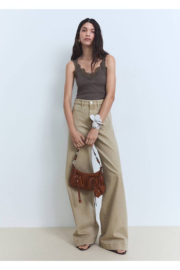 Dantel Yakalı Dar Kesim Bluz - 2