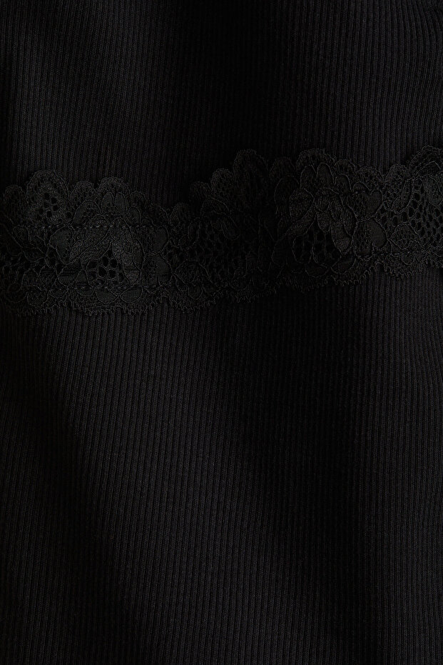 Dantel Detaylı ve Askılı Üst - 5