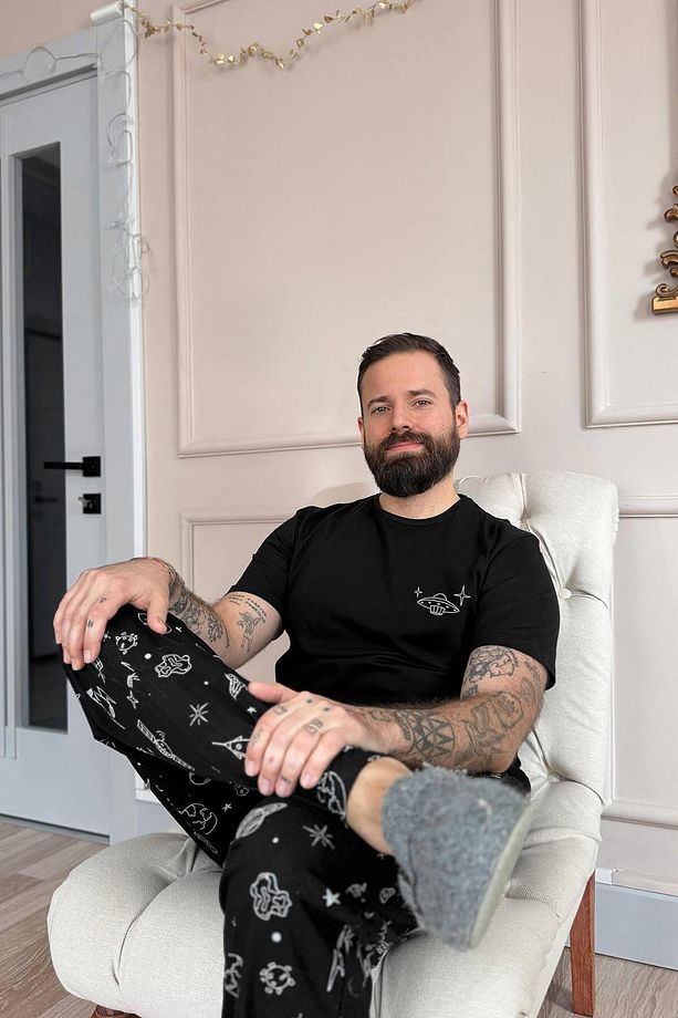Siyah Space Baskılı Kısa Kol Erkek Pijama Takımı - 4