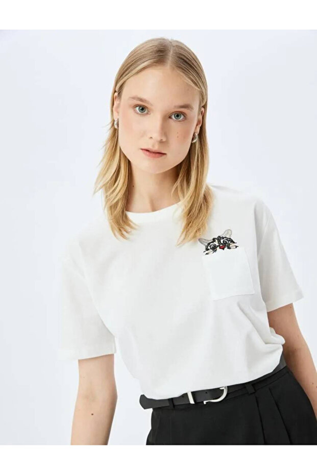 Cat Embroidery Pocket Detail Crew Neck Short Sleeve Comfortable Fit T-Shirt