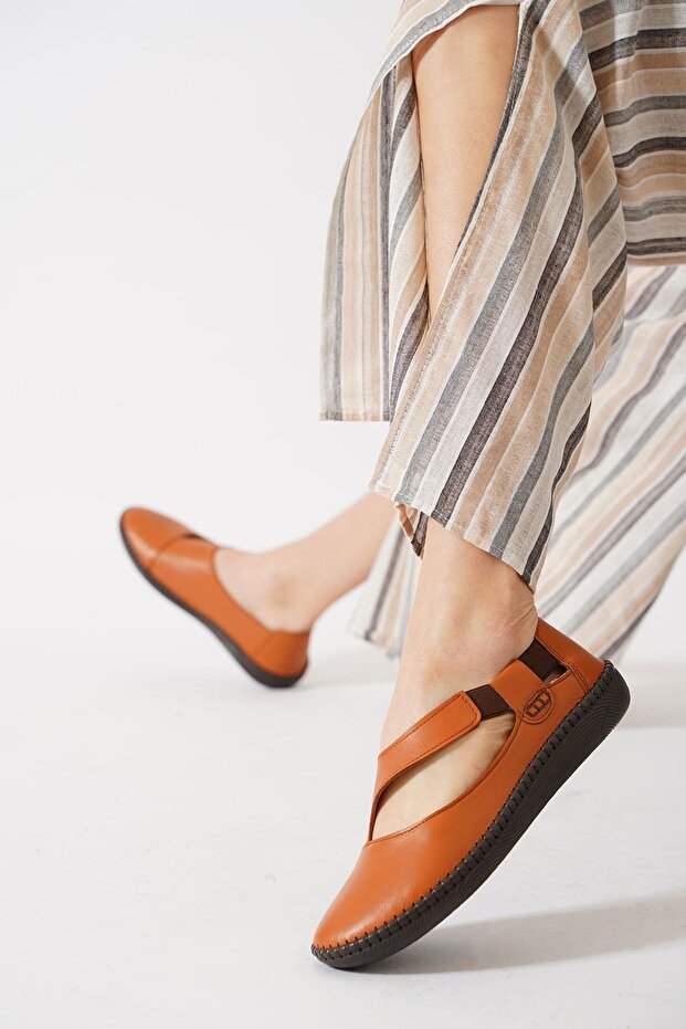 Cesa Yan Rubber Window Genuine Leather Women's Shoes Tan Skin