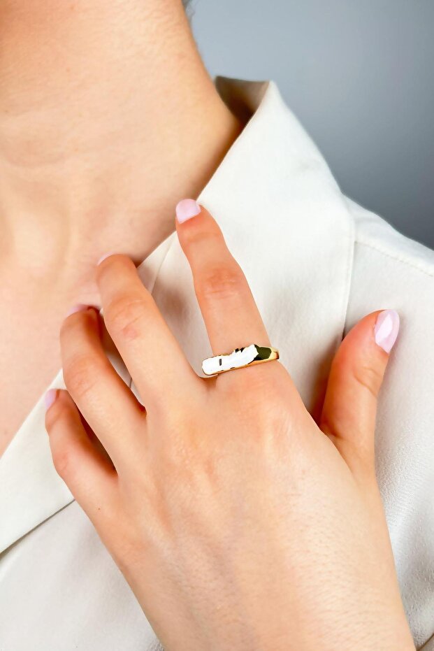 خاتم مينا أبيض على شكل وجه - ذهبي - 1