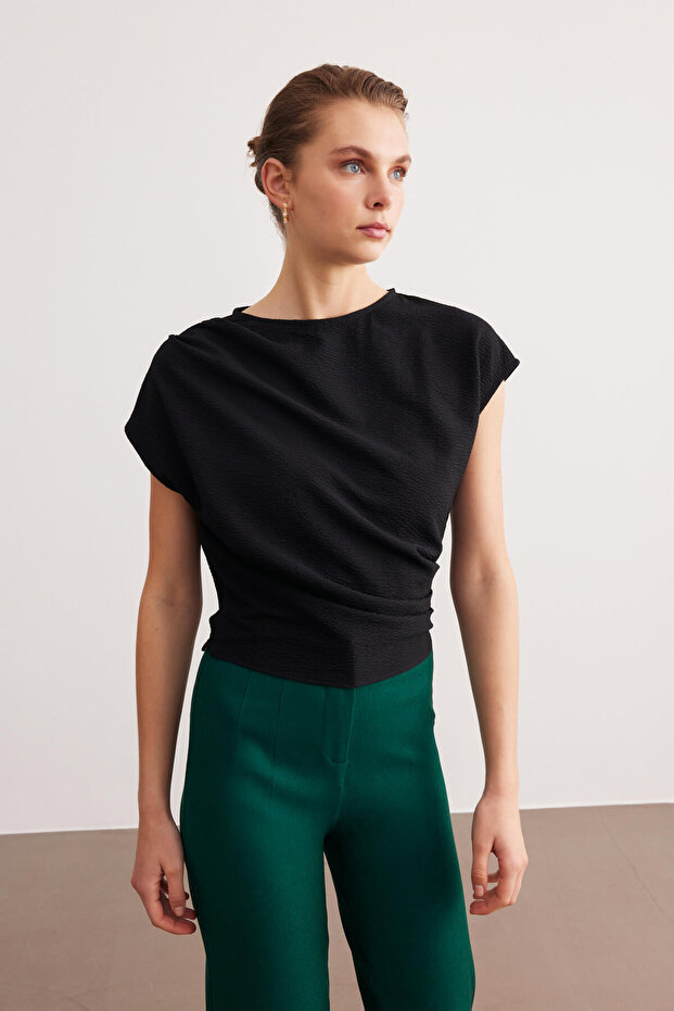 Black Pleated Basic Blouse - 5