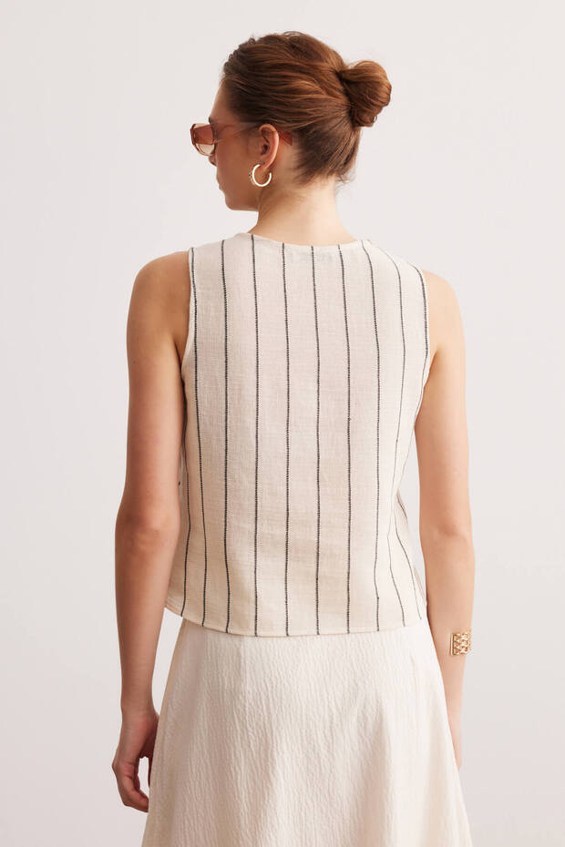 Krem Düğme Detaylı Basic Bluz - 6