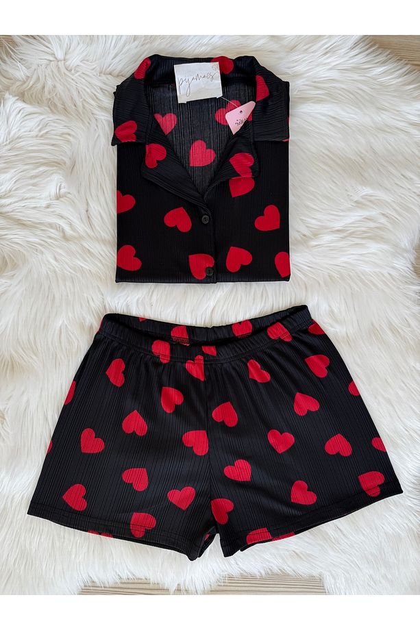 Siyah Üzerine Kırmızı Kalp Desenli Pegasus Şortlu Pijama Takımı - 1